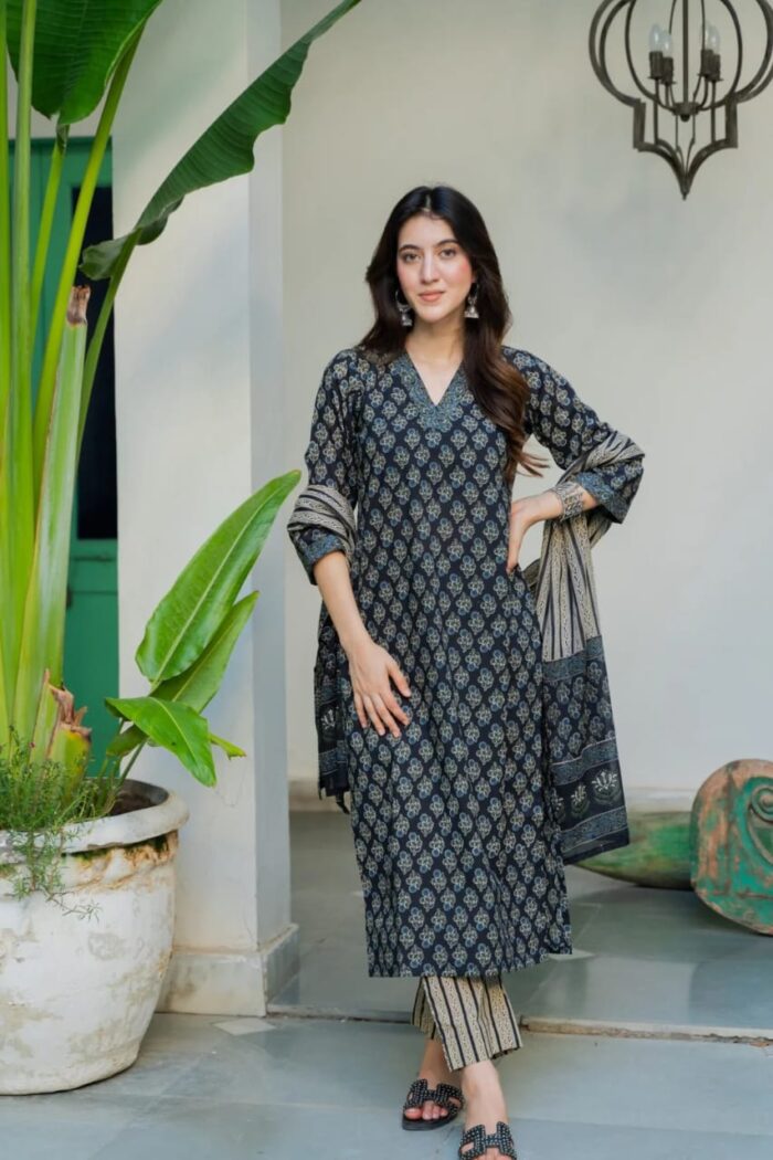 Black Grace Rayon Kurta Bottom Dupatta Set